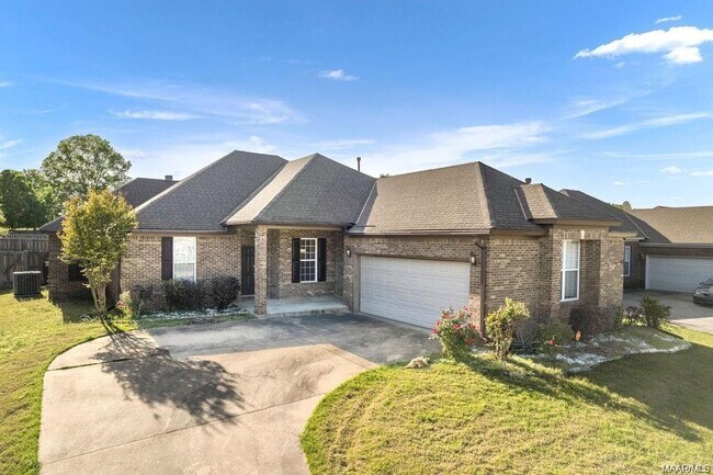 Foto del edificio - 3412 Crestwood Ln