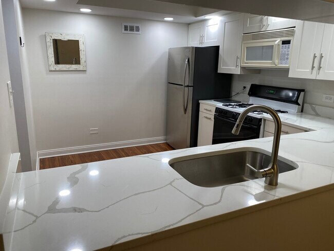 Foto del edificio - 15817 Orlan Brook Dr