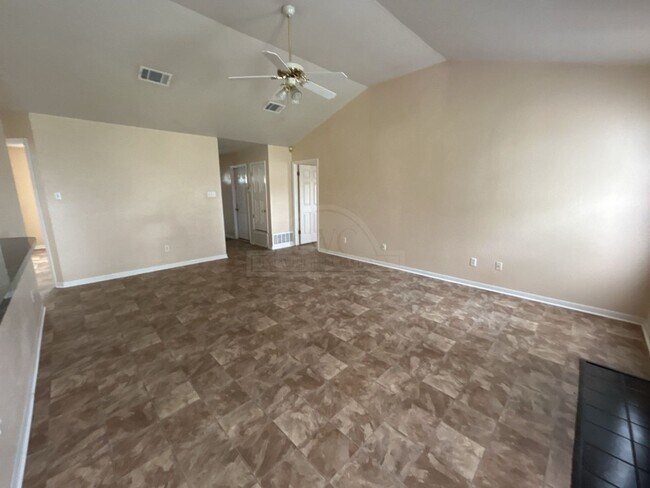 Building Photo - 2707 Casey Dr
