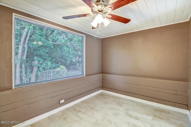 Foto del edificio - 6255 Randia Dr