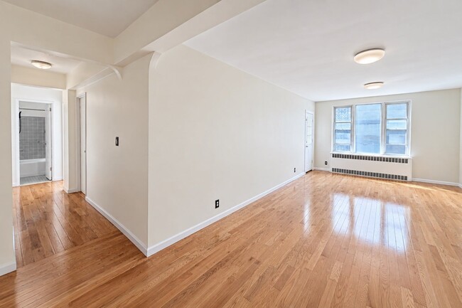 Building Photo - 500 Kappock St