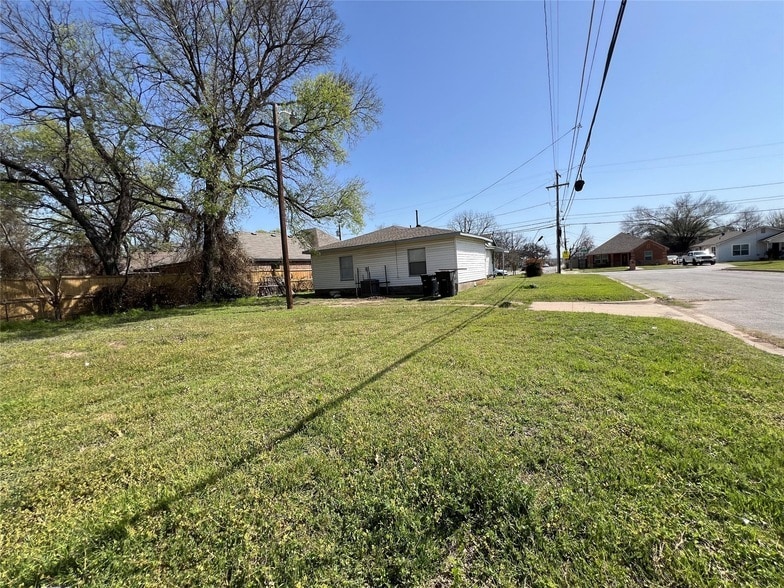 Photo - 2801 Ennis Avenue Unit