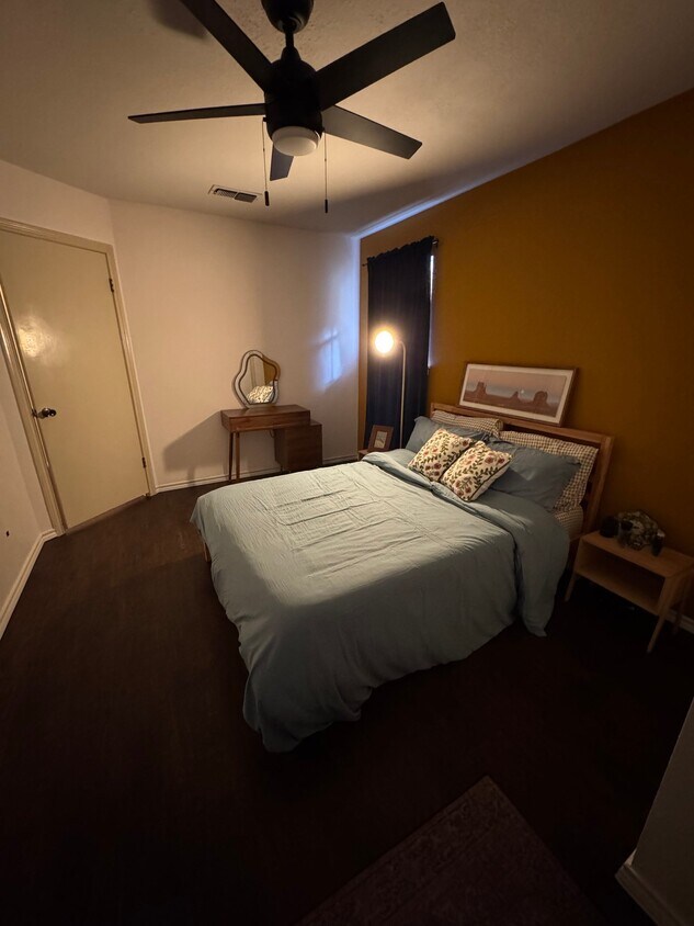 Foto del edificio - 810 Cornish Oak Ct