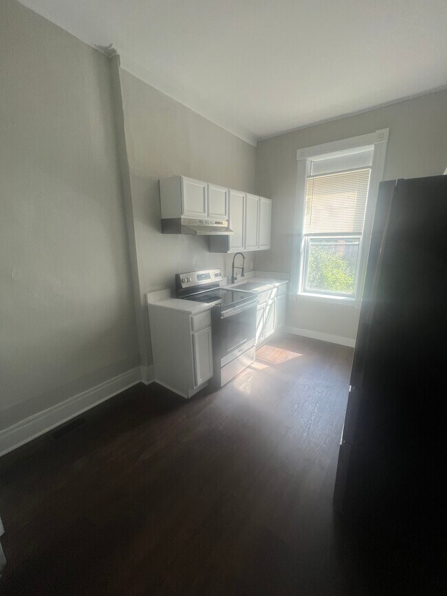 Foto del edificio - 3016 California Ave