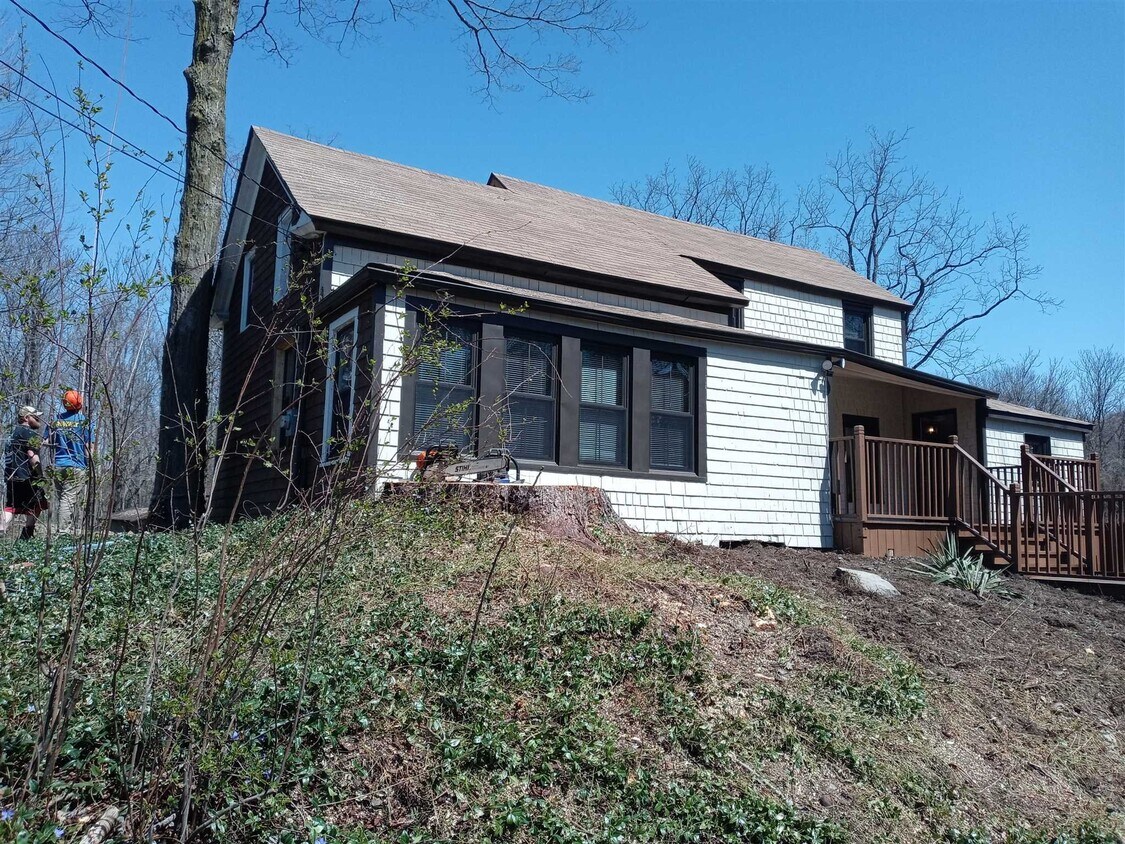 Primary Photo - 157 Cream St