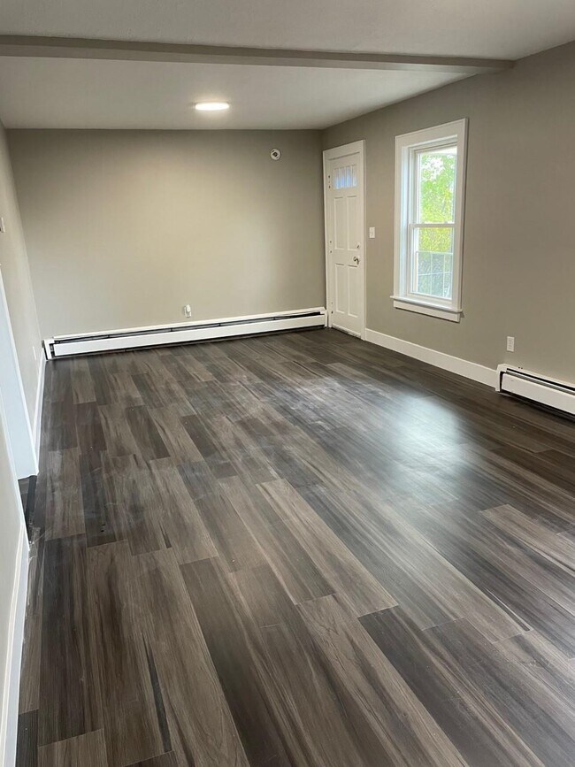 14 Proctor St, Nashua, NH 03060 Room for Rent in Nashua, NH