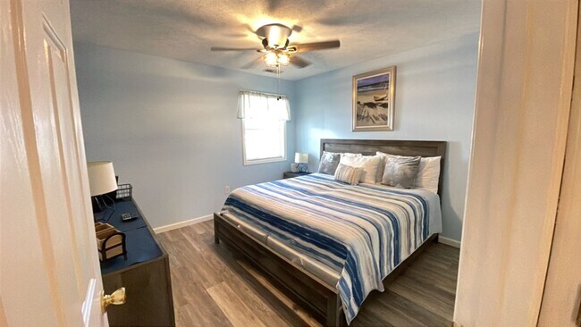 Building Photo - 565 White River Dr