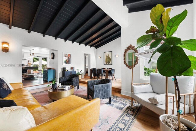 Foto del edificio - 723 NE 112th St