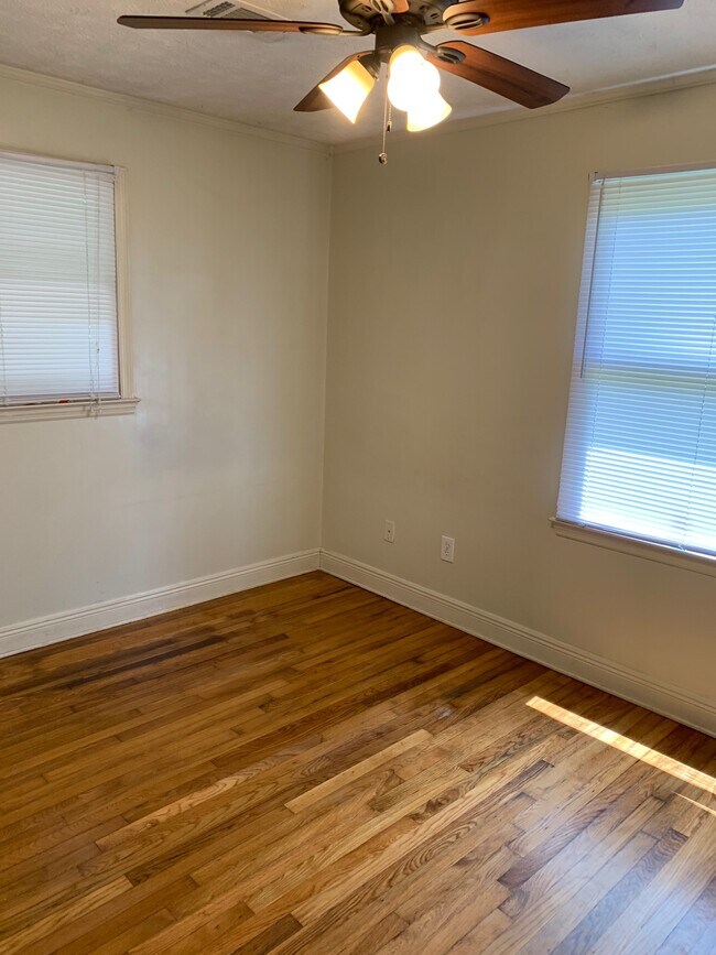 Building Photo - 602 Harper Ave