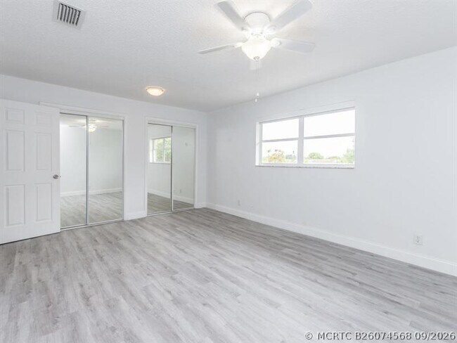 Foto del edificio - 7918 Kimberly Blvd