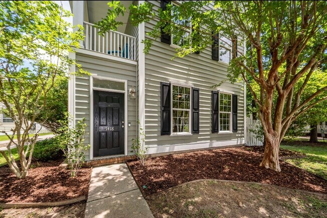 Foto del edificio - 1418 Whispering Oaks Trl
