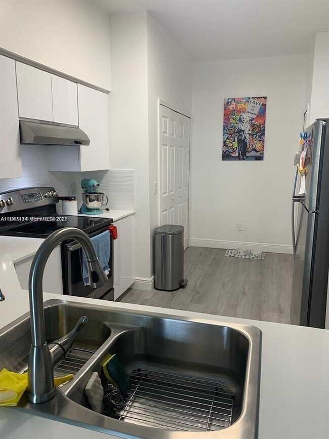 Foto del edificio - 3245 NE 184th St