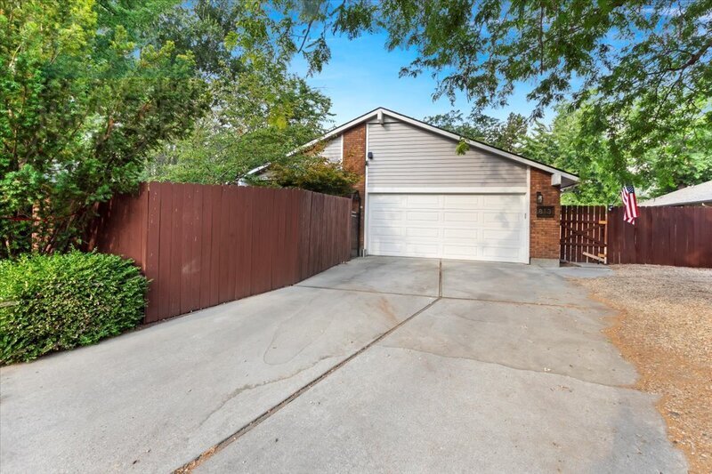 Foto principal - 813 E Pennsylvania Dr