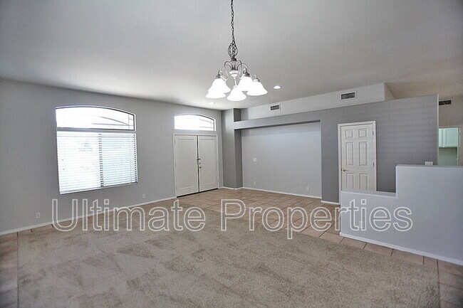 Building Photo - 8010 W Yukon Dr