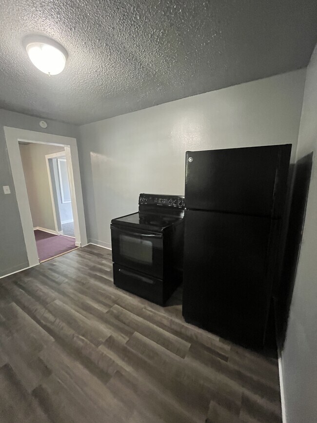 Foto del edificio - 405 W 10th St