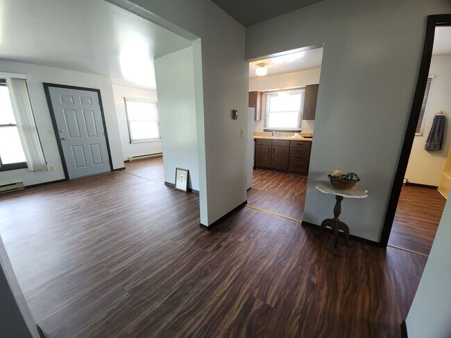 Foto del edificio - 1129 Primrose Ct