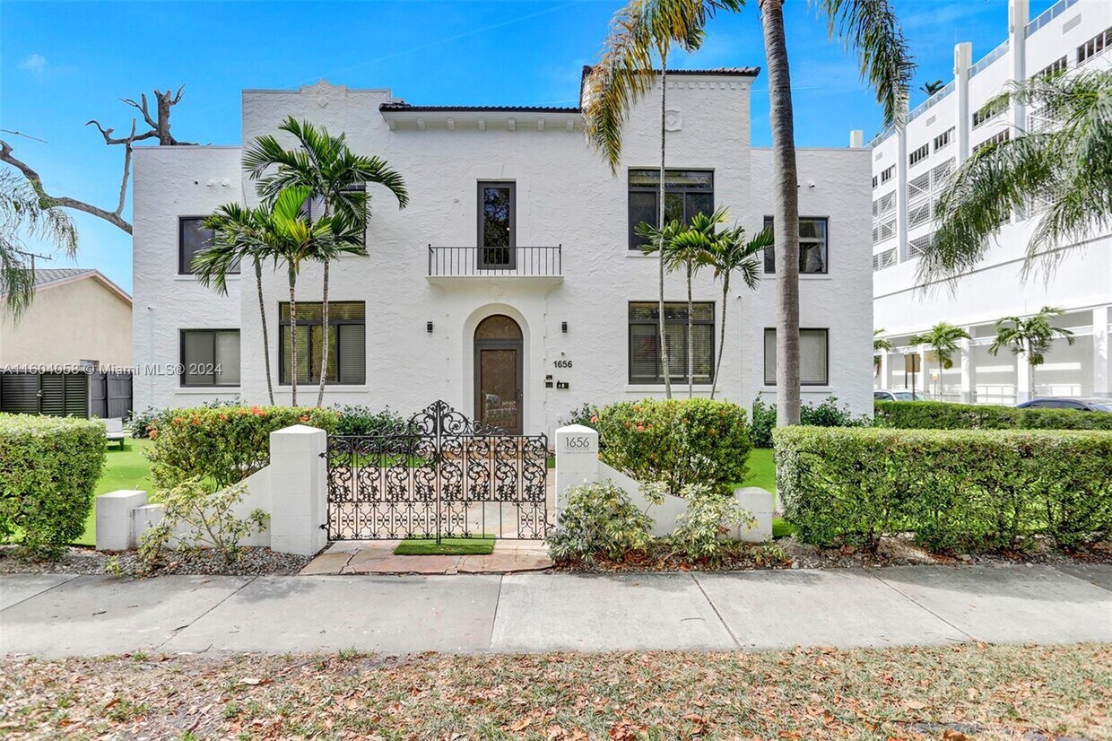 1656 Polk St Unit 4, Hollywood, FL 33020 Condo for Rent in Hollywood