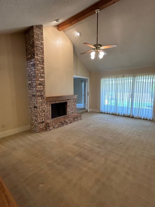 Building Photo - **LEASED** Beautiful Garden Home