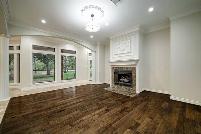 Building Photo - 5300 Silverbelle Ln