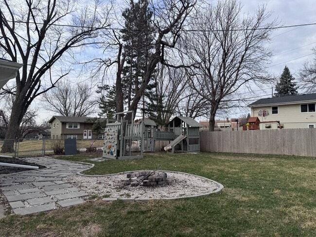 Foto del edificio - 20502 Cleveland St