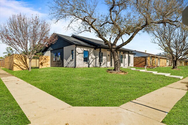 Foto del edificio - 5552 Vaden St