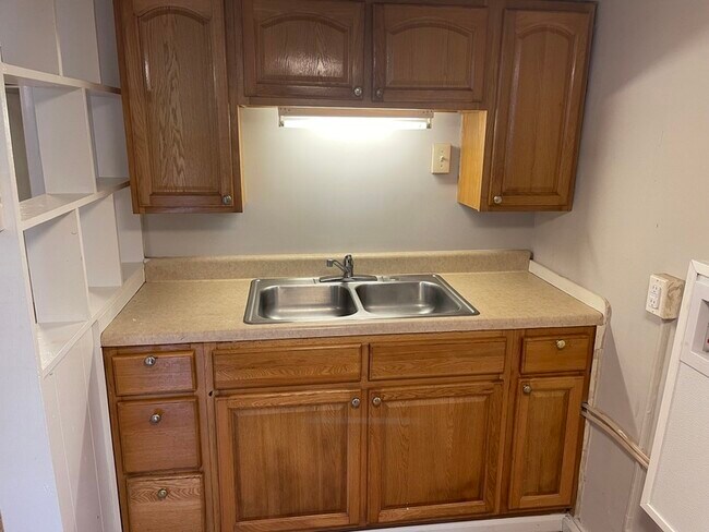 Foto del edificio - 2837 Woodrow Dr