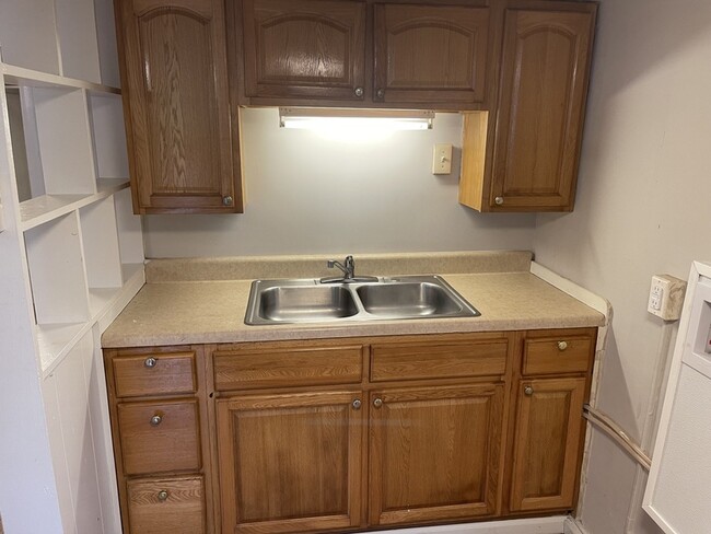 Building Photo - 2837 Woodrow Dr