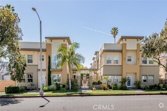 Building Photo - 441 N Los Robles Ave