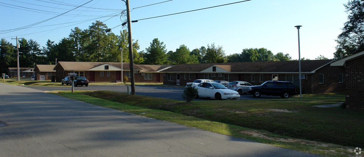Eagle's Nest Apartments Fayetteville, NC