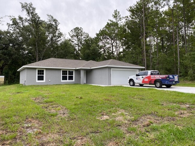 Foto del edificio - Custom Home - Desirable SW Ocala Neighborhood 3/2/2 **Won't Last**