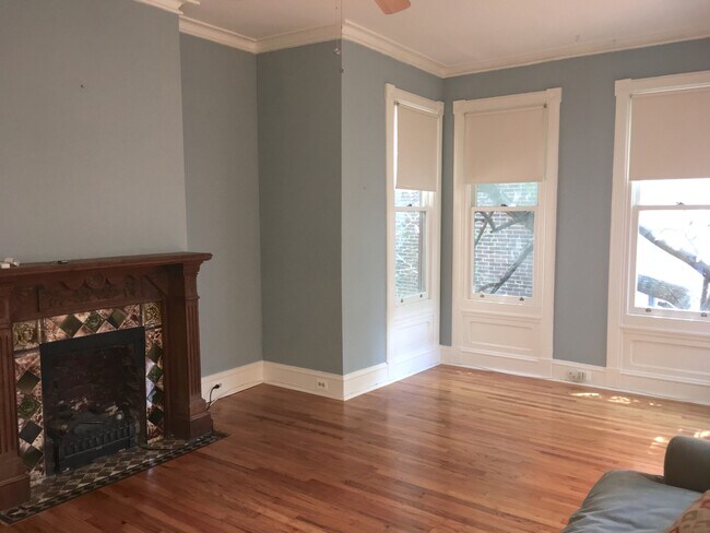 Living Room - 1902 Fairmount Ave