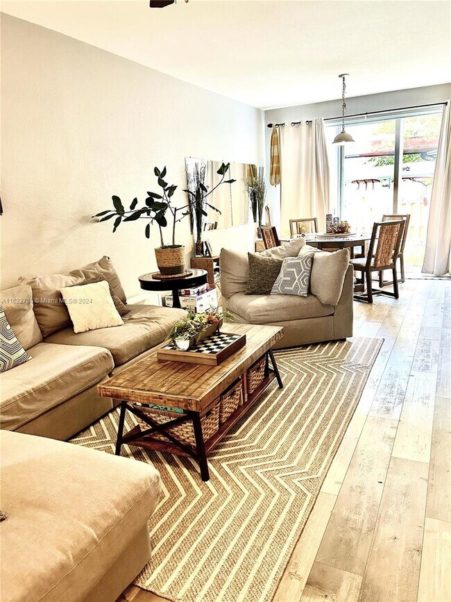 Foto del edificio - 791 NW 170th Terrace