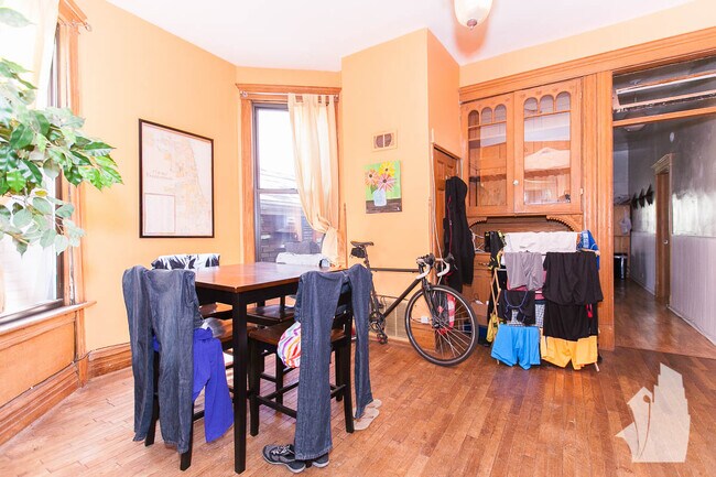 Foto del edificio - 3336 N Sheffield Ave