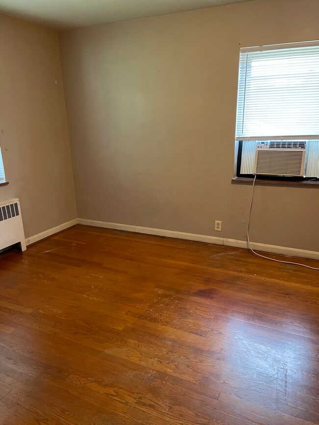 Building Photo - 40 Pleasant Ridge Ave