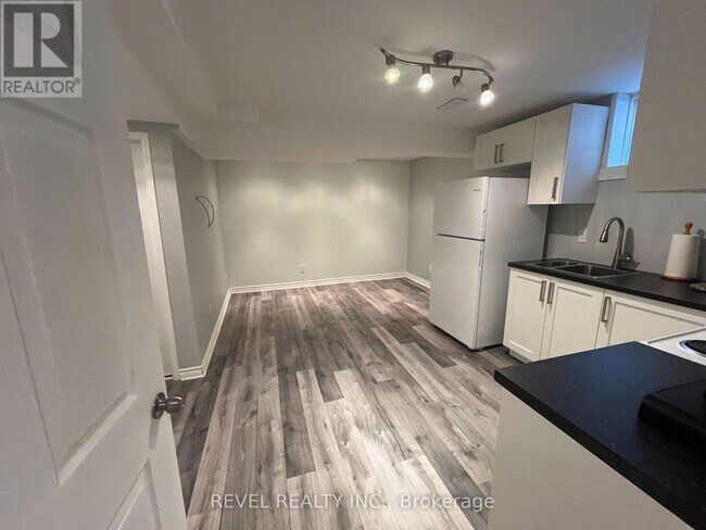 Photo du bâtiment - 194 Willowbrook Dr