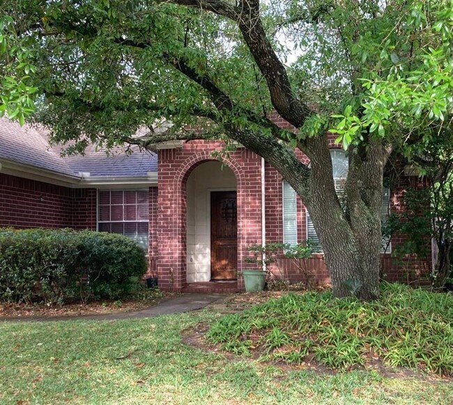 Foto del edificio - 8634 Westcove Cir