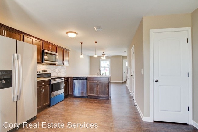 Building Photo - 2511 Rollow Ln