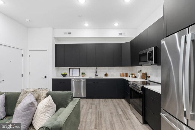 Building Photo - 1602 Locust St