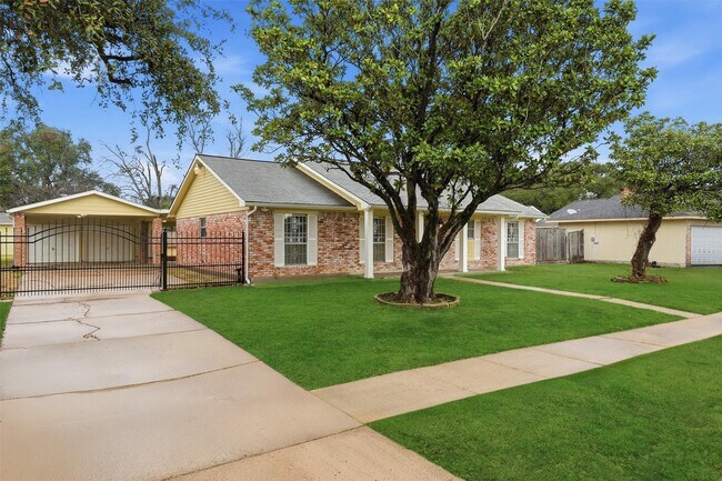 Foto del edificio - 4122 Regency Dr