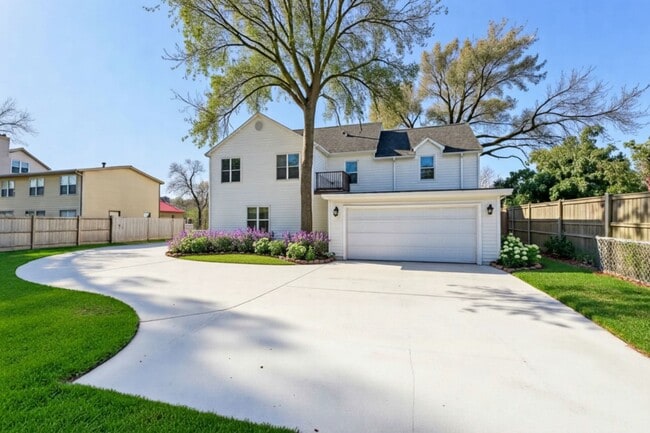 Building Photo - 3415 Southmore Blvd