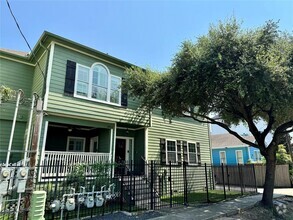 Building Photo - 1109 W 15th 1/2 St