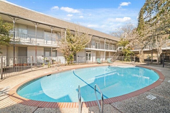 Building Photo - 3300 Yorktown St