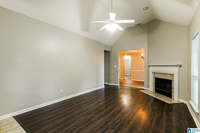 Foto del edificio - 255 Forest Lakes Dr