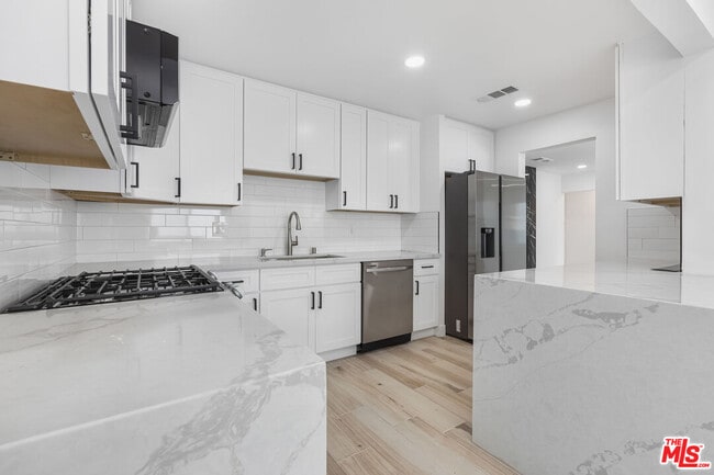 Foto del edificio - 1615-1615 W 209th St