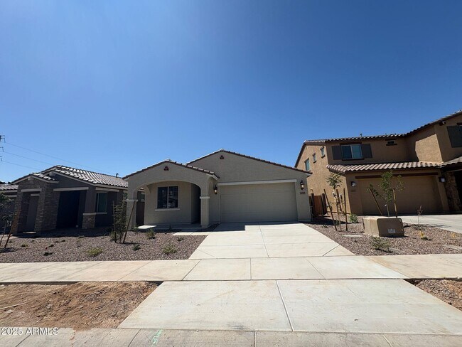 Building Photo - 16799 W Hope Dr
