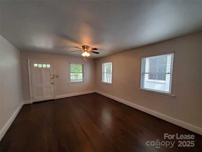 Foto del edificio - 2302 Chesterfield Ave