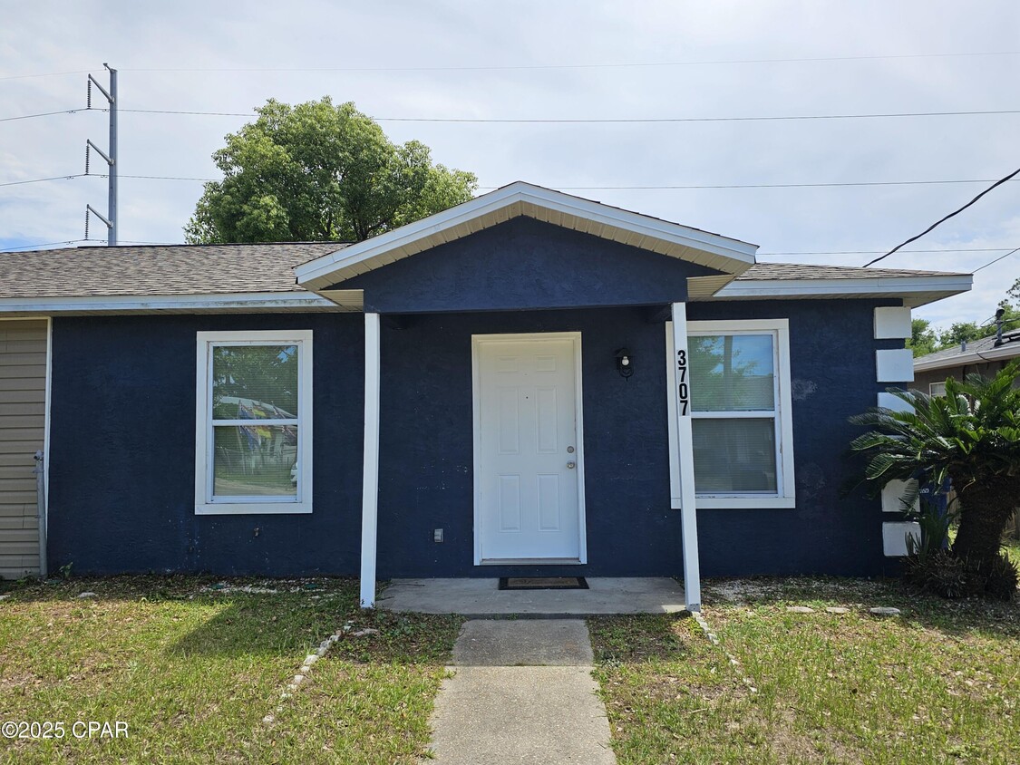 Primary Photo - 3707 Burnham Way