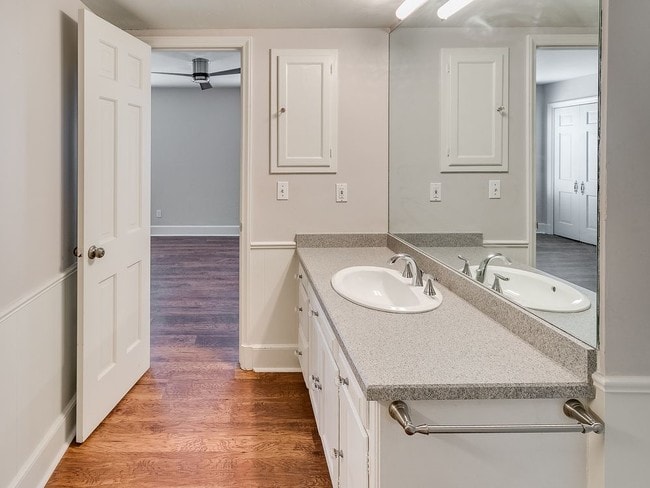 Foto del edificio - 6432 Brandywine Lane - 1