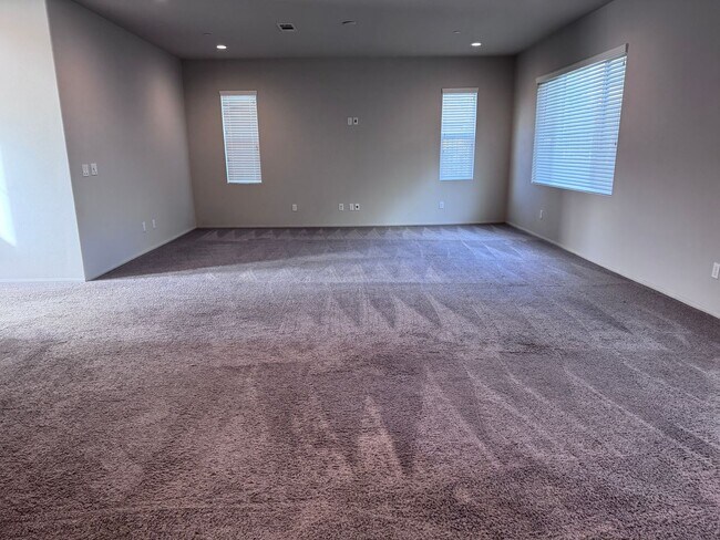 Foto del edificio - Large Newer Home - 4 Bedroom / 3 1/2 Bath