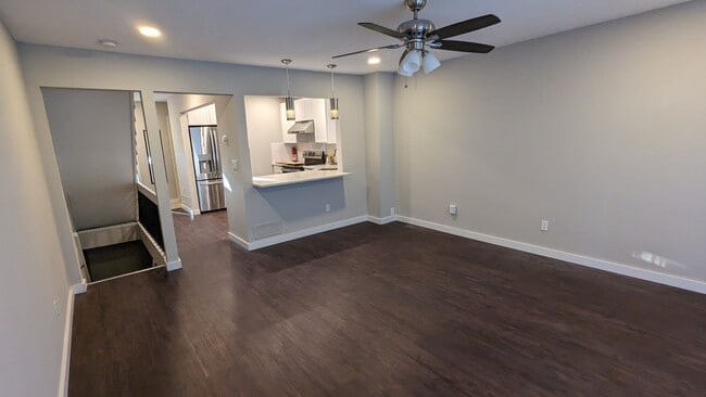 Building Photo - 5549 Windrush Ct